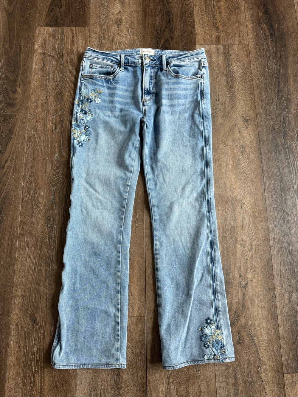 DRIFTWOOD Light Blue Embroidered Jeans Kelly style Size 29